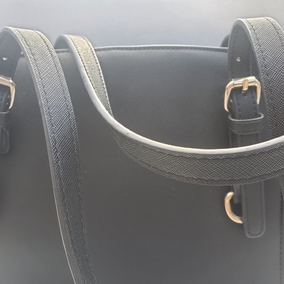 Handbag - Picture 6 of 8